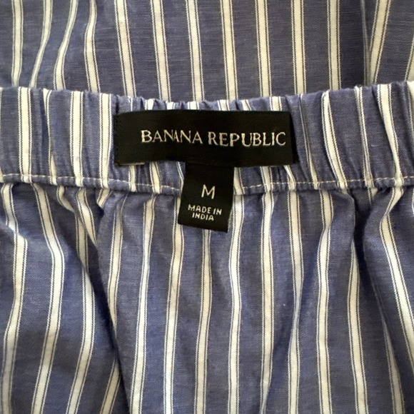 Banana Republic Size M Blue and White Pin Stripe Peasant Style Short Sleeve - Picture 4 of 5